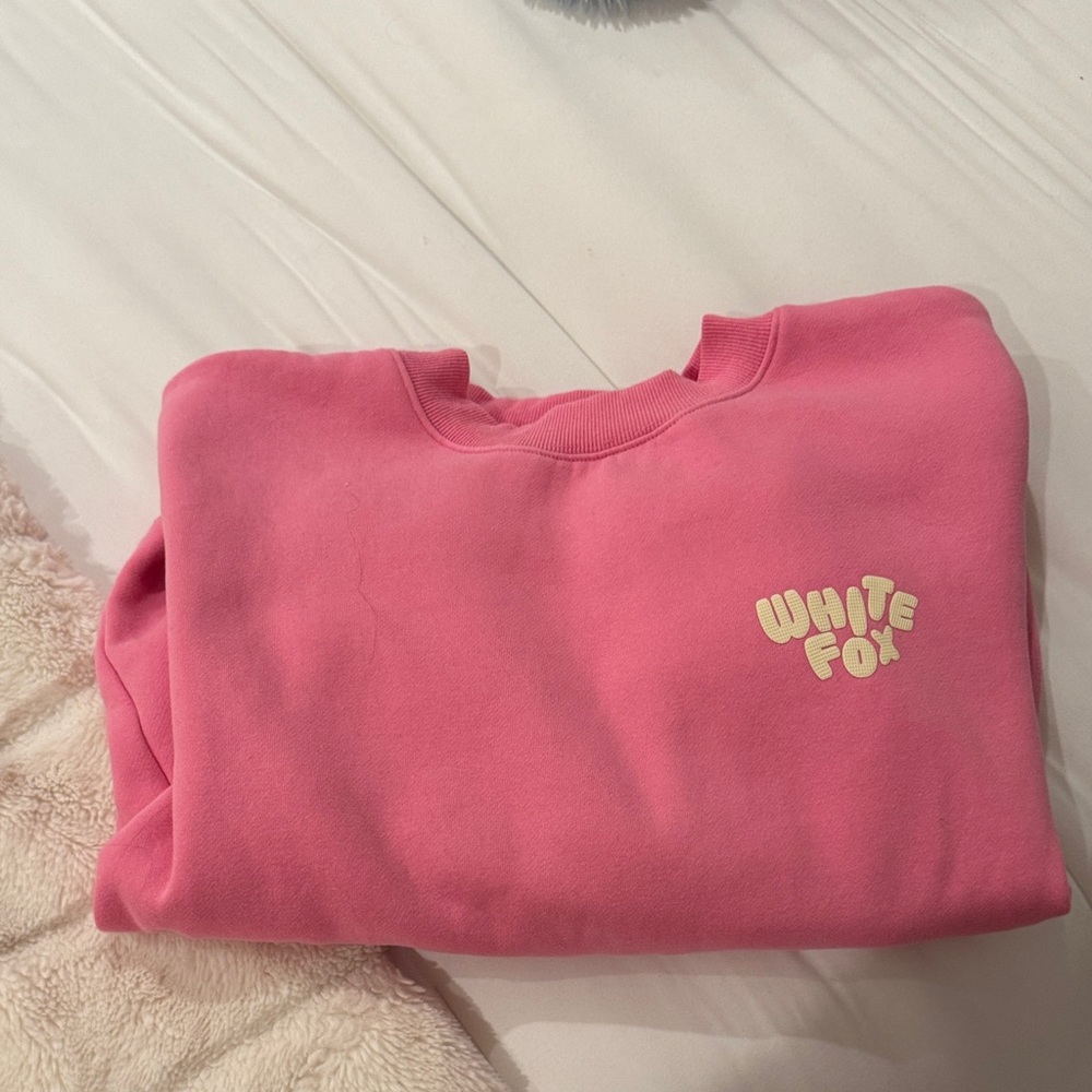 White fox pink crew neck